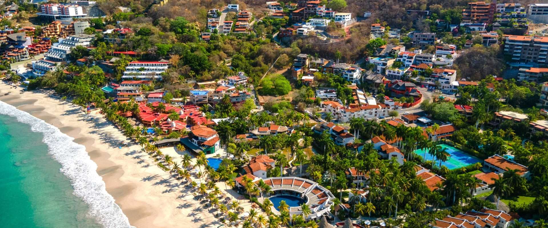 zihuatanejo properties playa la ropa