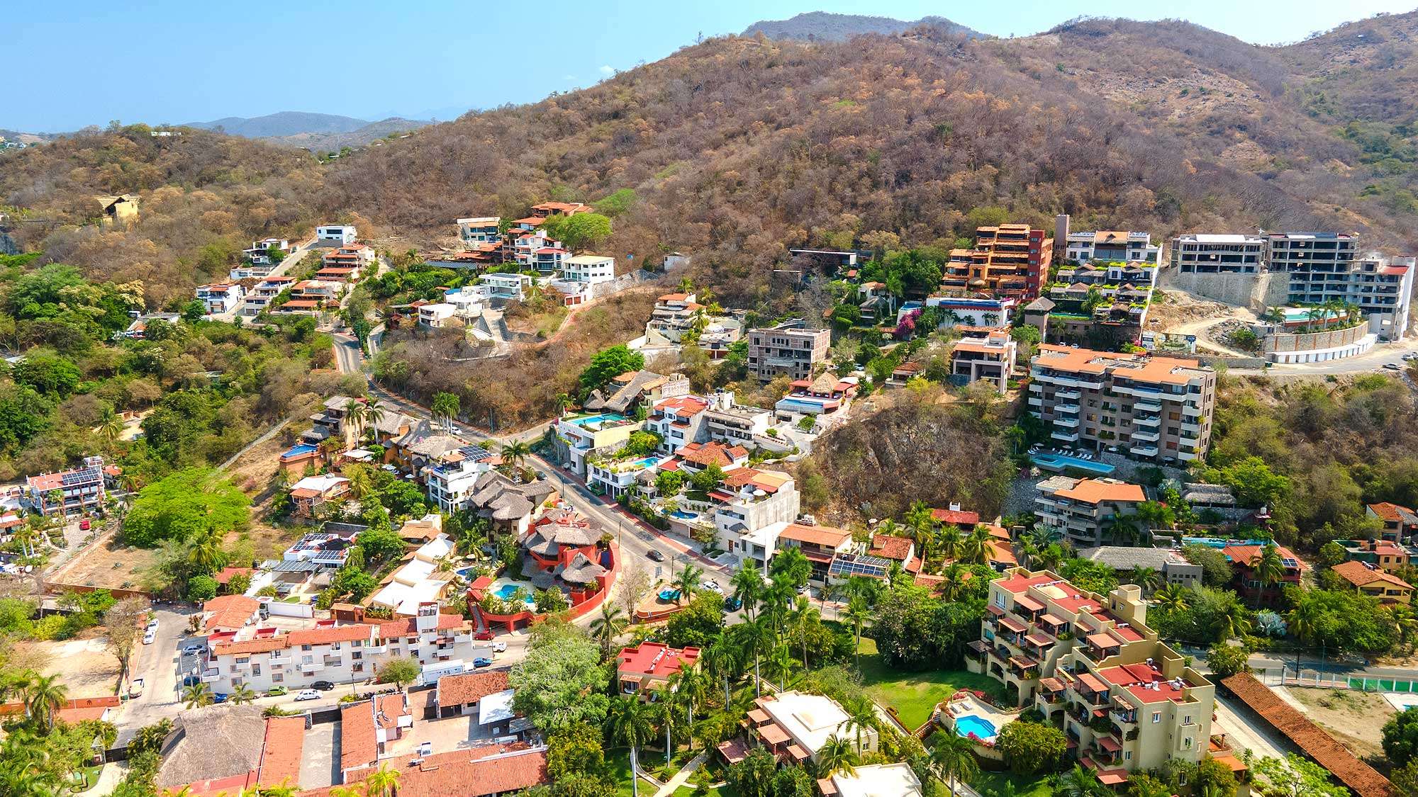 zihuatanejo properties playa la ropa